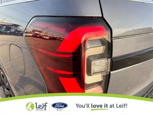 Used 2023 Ford Expedition Limited image 38
