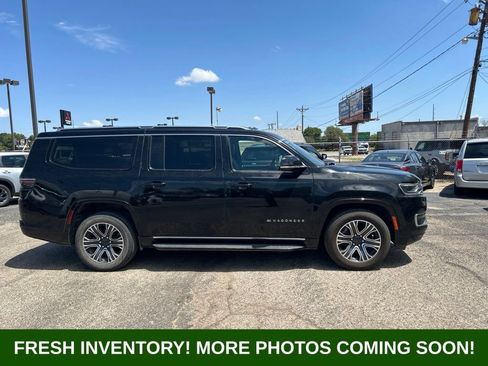 Used 2024 Jeep Wagoneer L Series II w/ Flexible Seating Group RWD image 2