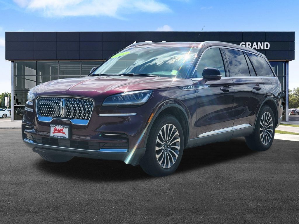 Used 2022 Lincoln Aviator Reserve w/ Elements Package Plus AWD/4WD image 4