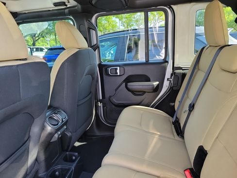Used 2018 Jeep Wrangler Unlimited Sport S AWD/4WD image 8