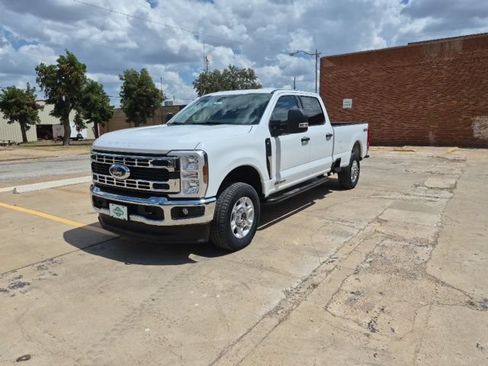 Used 2025 Ford F350 XLT AWD/4WD image 3