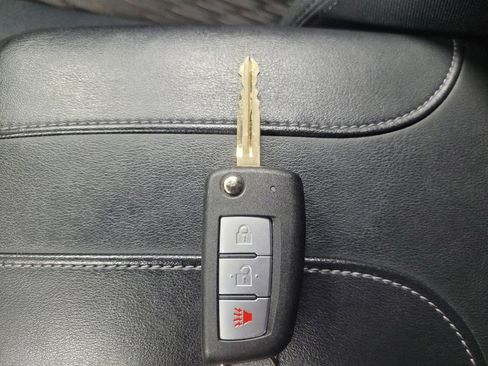 Used 2019 Nissan Rogue S FWD image 32