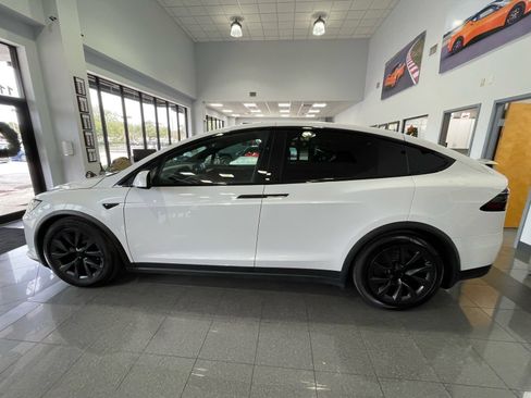 Used 2023 Tesla Model X Plaid image 2