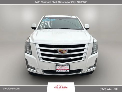 Used 2017 Cadillac Escalade Premium Luxury image 3