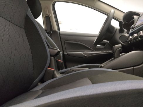 Used 2025 Nissan Versa SV FWD image 21