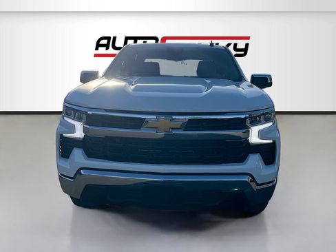 Used 2025 Chevrolet Silverado 1500 LT RWD image 2