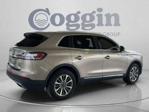 Used 2021 Lincoln Nautilus FWD w/ Equipment Group 101A image 5