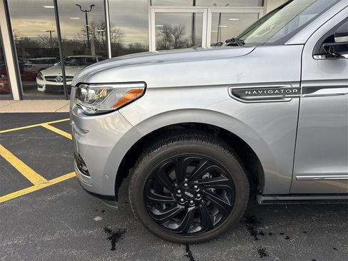 Certified 2023 Lincoln Navigator Reserve image 19