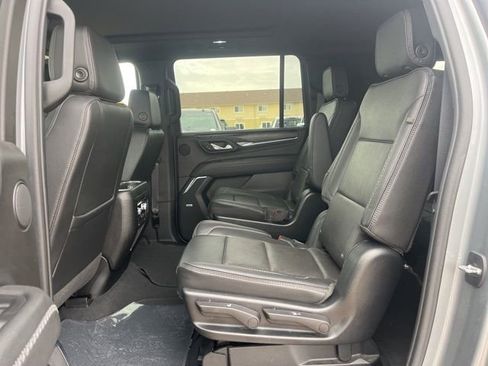 Used 2023 GMC Yukon XL Denali image 40