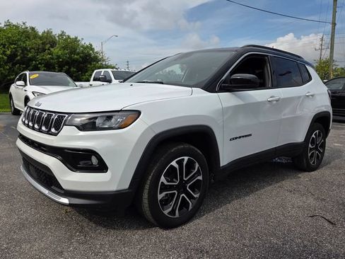 Used 2023 Jeep Compass Limited AWD/4WD image 3