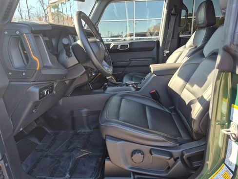 Used 2024 Ford Bronco Badlands image 2