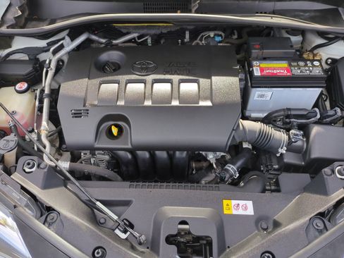 Used 2020 Toyota C-HR LE image 21