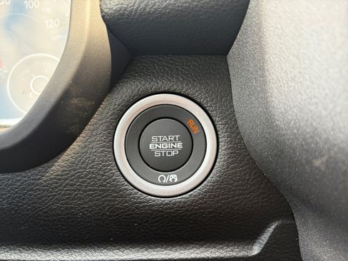 New 2026 RAM 1500 Express AWD/4WD image 21