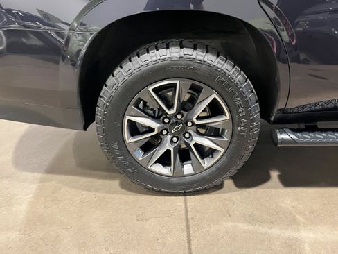 Used 2022 Chevrolet Tahoe Z71 w/ Luxury Package AWD/4WD image 45