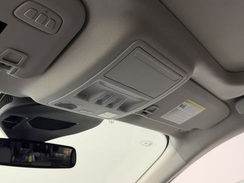 Used 2023 Ford Escape Platinum image 9