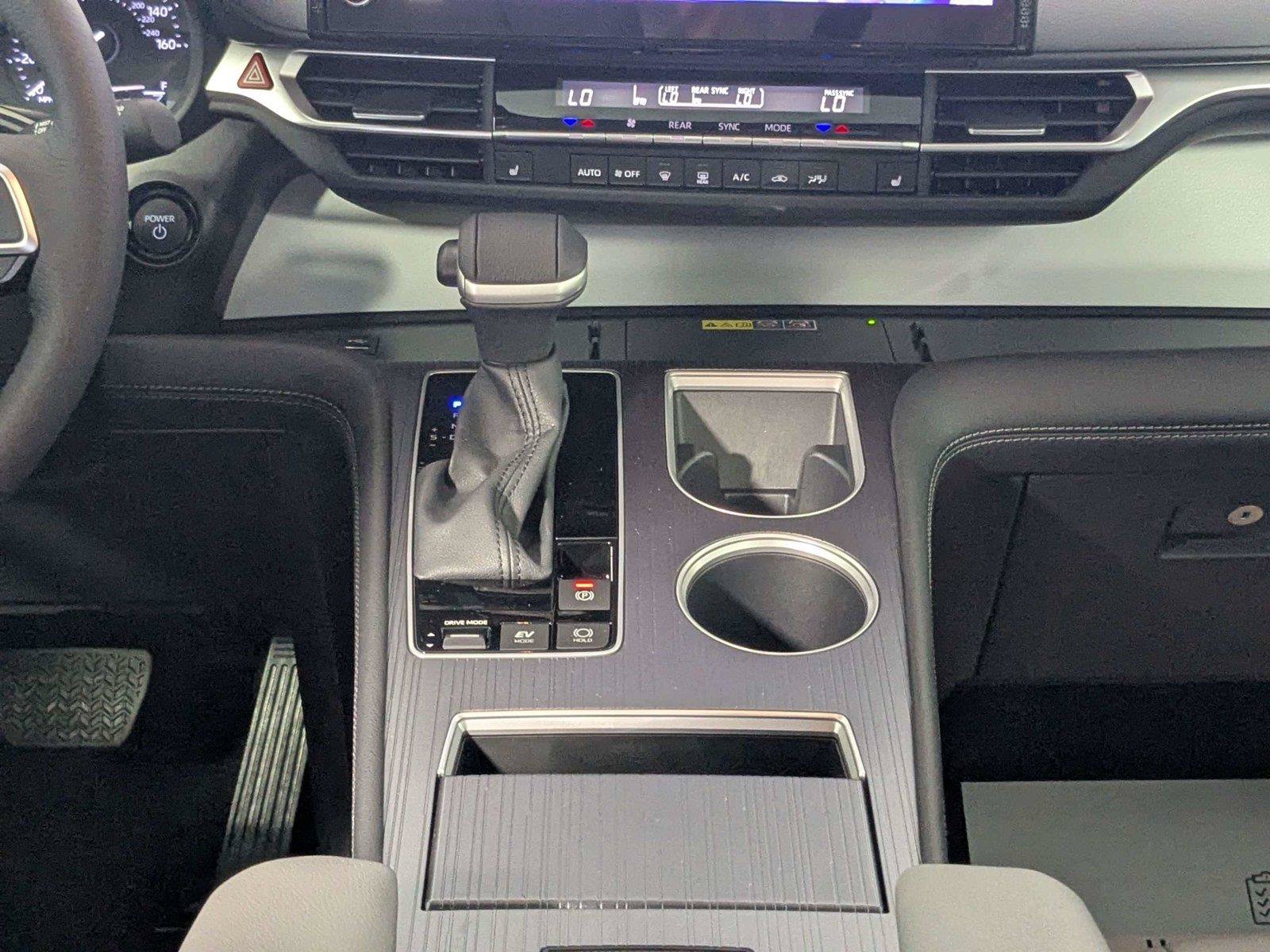 Certified 2025 Toyota Sienna XLE FWD image 42