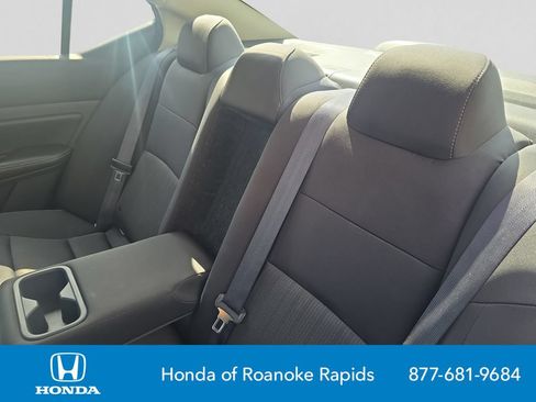 Used 2024 Nissan Altima 2.5 SV FWD image 16