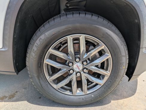 Used 2019 GMC Acadia SLT FWD image 9