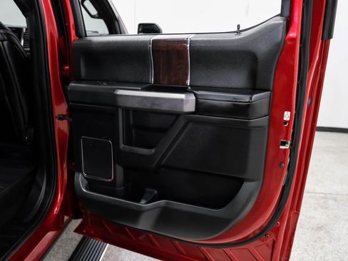Used 2015 Ford F150 Platinum w/ Equipment Group 701A Luxury AWD/4WD image 51