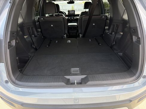 Used 2025 Honda Pilot TrailSport image 32