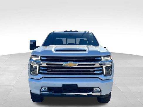 Used 2023 Chevrolet Silverado 2500 High Country image 2