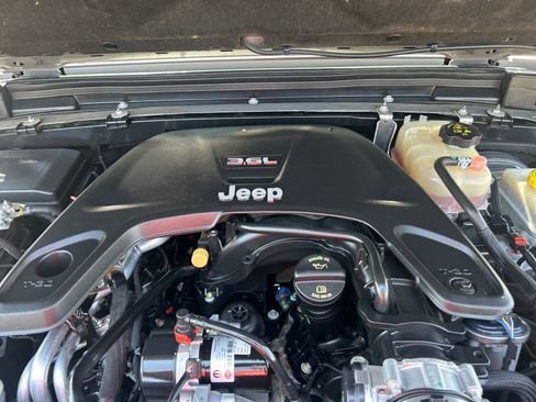 Used 2021 Jeep Wrangler Unlimited Sport AWD/4WD image 22