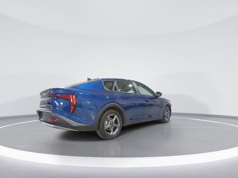 Used 2025 Kia K4 LXS image 8