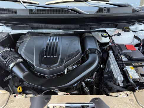 Used 2026 GMC Acadia Elevation w/ Elevation Premium Package FWD image 32