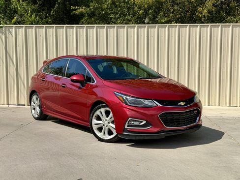 Used 2017 Chevrolet Cruze Premier FWD image 1