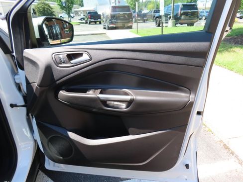 Used 2018 Ford Escape SE FWD image 23