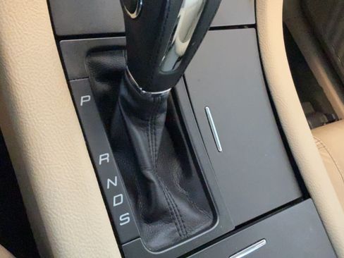 Used 2016 Ford Taurus SEL w/ Equipment Group 201A FWD image 17