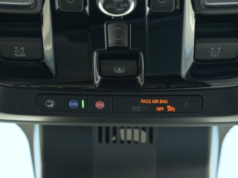 New 2026 Chevrolet Suburban Premier AWD/4WD image 12