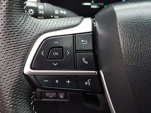 Certified 2025 Toyota Sienna XSE image 21