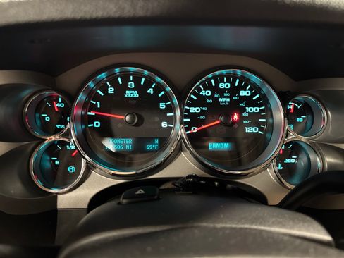 Used 2011 Chevrolet Silverado 1500 LT w/ Texas Edition RWD image 16