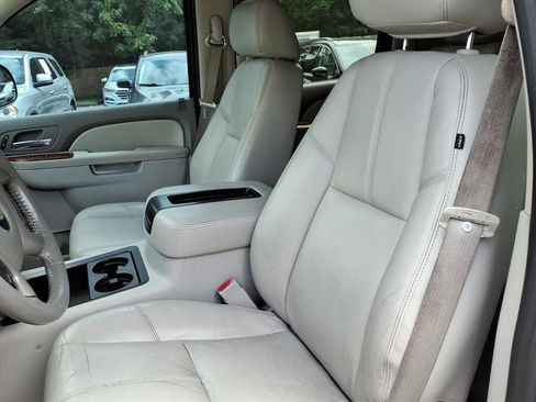 Used 2012 Chevrolet Suburban LT image 18