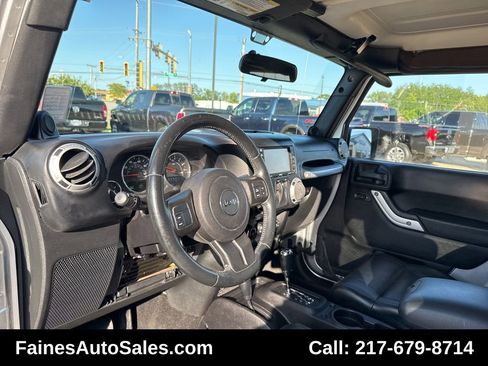 Used 2012 Jeep Wrangler Sahara w/ Dual Top Group image 37