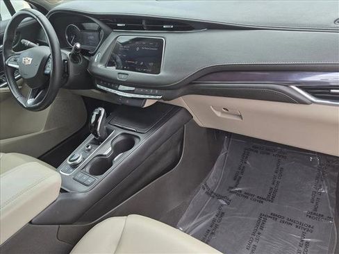 Used 2023 Cadillac XT4 Luxury FWD image 21