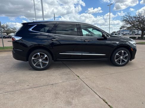 Used 2022 Buick Enclave Essence w/ Experience Buick Package image 8