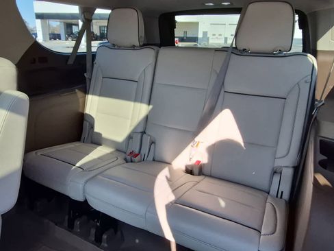 Used 2023 GMC Yukon XL Denali image 7