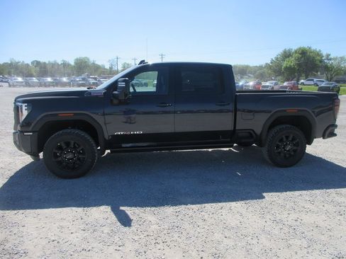 New 2026 GMC Sierra 2500 AT4 w/ AT4 Premium Plus Package AWD/4WD image 9