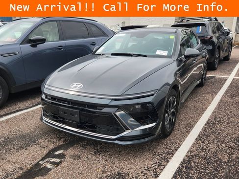 Used 2025 Hyundai Sonata SEL FWD image 4
