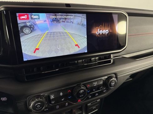 Used 2024 Jeep Wrangler Rubicon image 27
