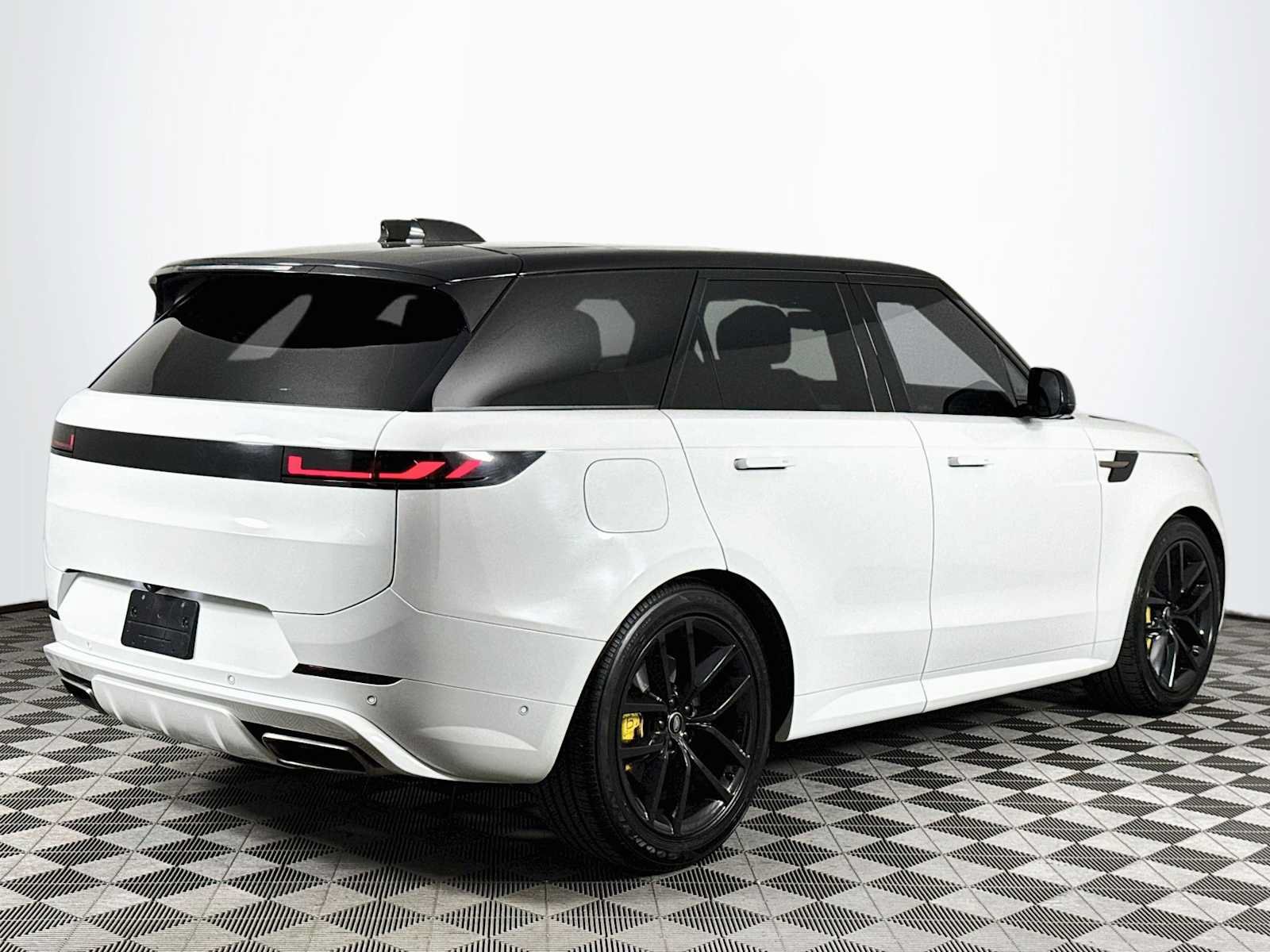 Certified 2023 Land Rover Range Rover Sport SE Dynamic AWD/4WD image 5