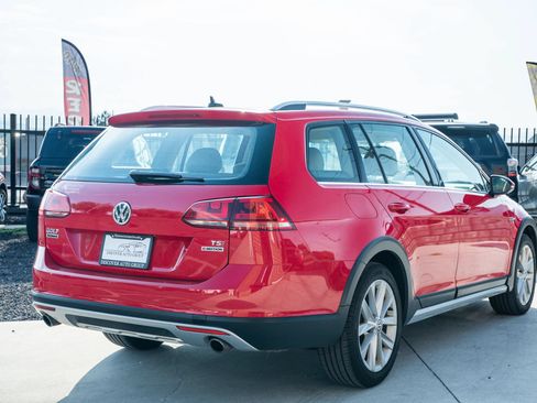 Used 2017 Volkswagen Golf Alltrack S AWD/4WD image 10