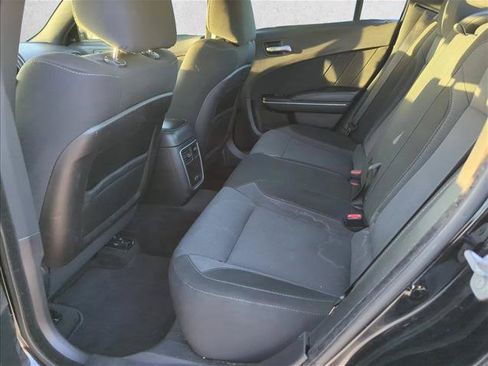 Used 2016 Dodge Charger SXT RWD image 9