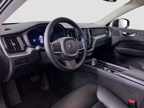 Used 2023 Volvo XC60 B5 Core image 10