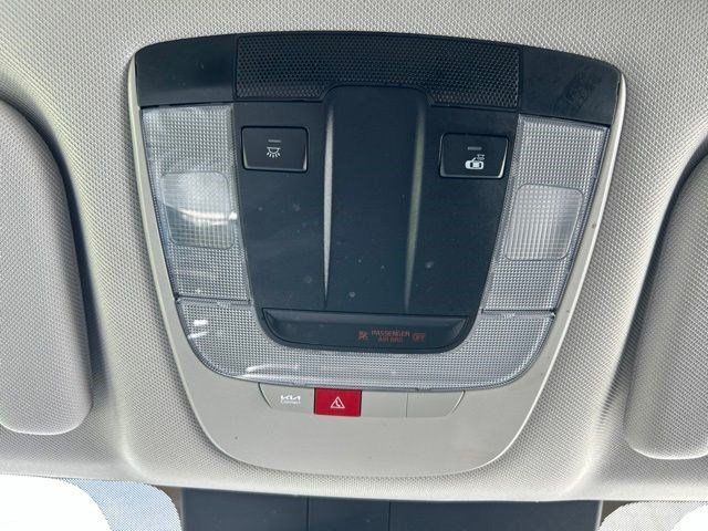 Used 2025 Kia Sorento LX FWD image 36