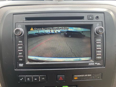 Used 2010 Buick Enclave CXL image 15