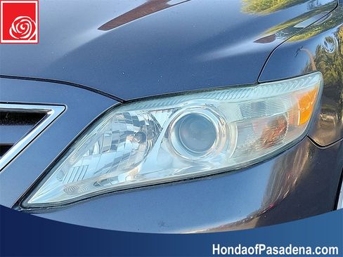 Used 2010 Toyota Camry image 25