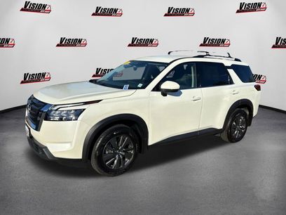 Used 2024 Nissan Pathfinder SV